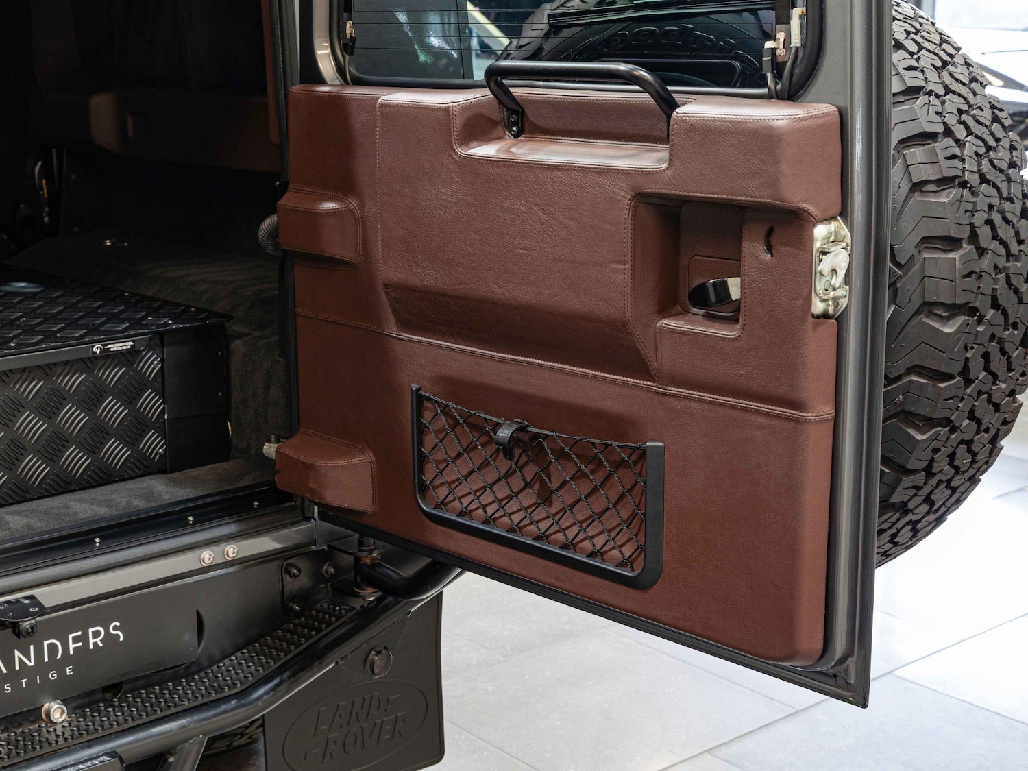 Used Land Rover Defender 110 2016 for sale - 76138732: Photo 23