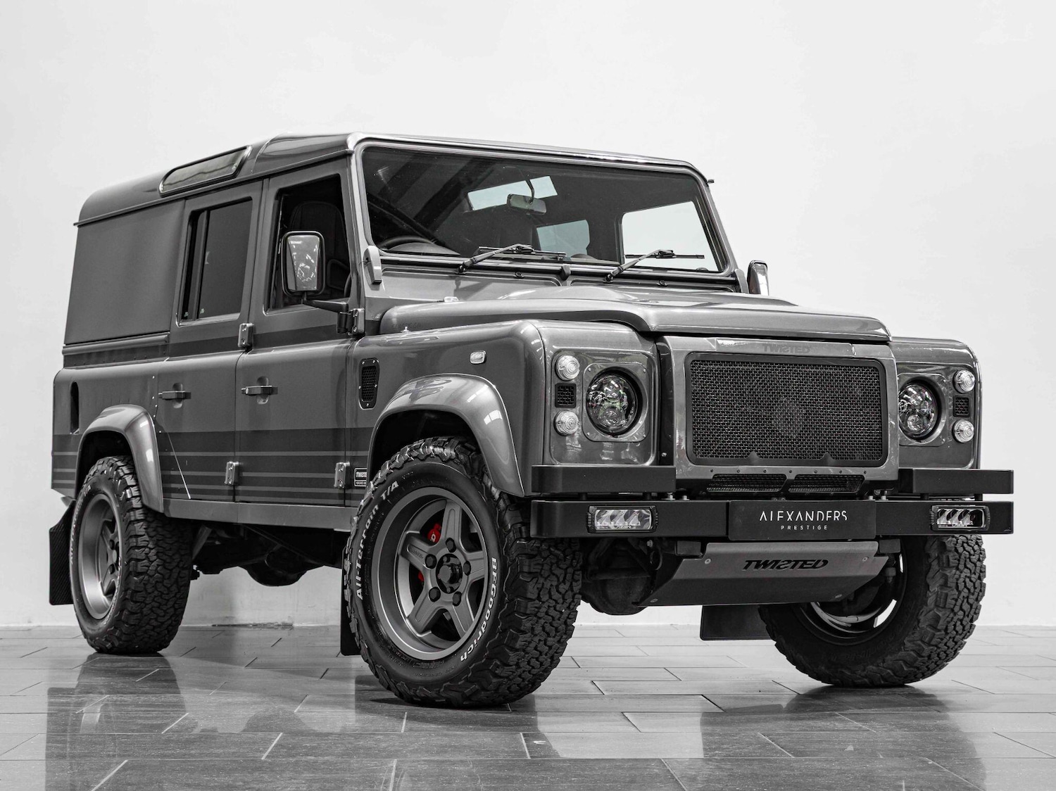 Used Land Rover Defender 110 2016 for sale - 76138732: Photo 24