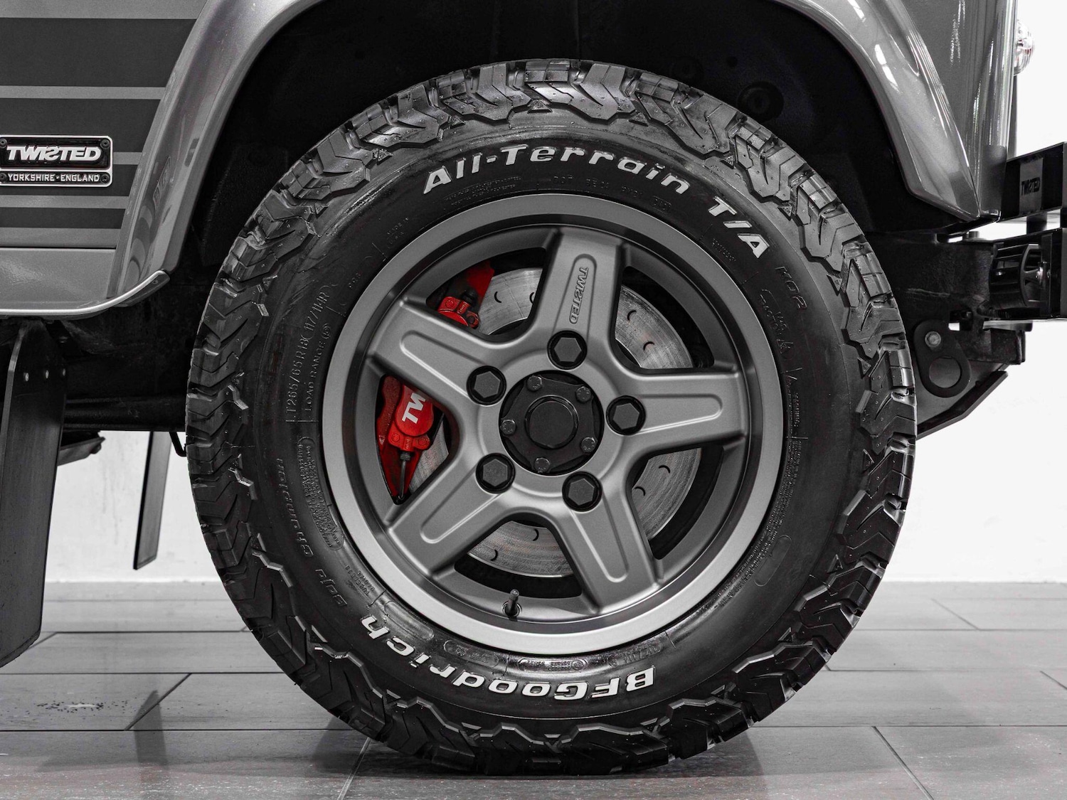 Used Land Rover Defender 110 2016 for sale - 76138732: Photo 4