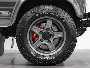 Used Land Rover Defender 110 2016 for sale - 76138732: Photo
