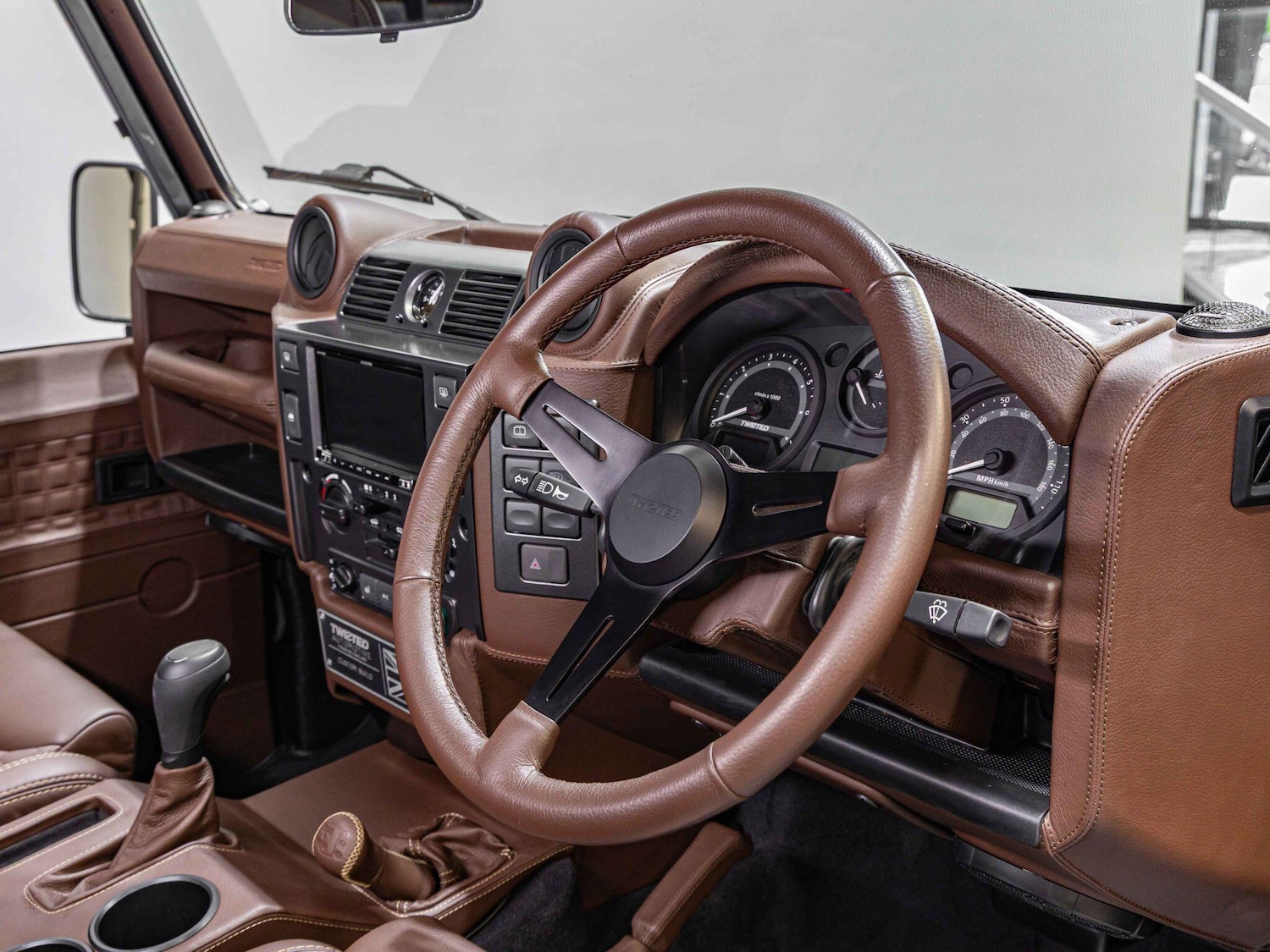 Used Land Rover Defender 110 2016 for sale - 76138732: Photo 7