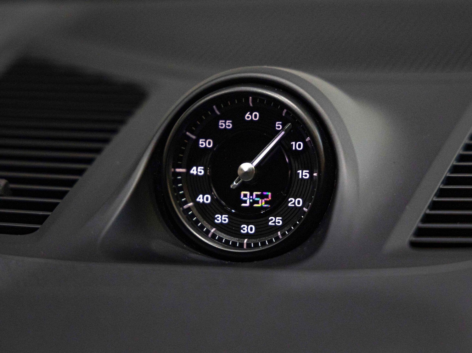 Used Porsche Cayenne 2024 for sale - 76989137: Photo 11