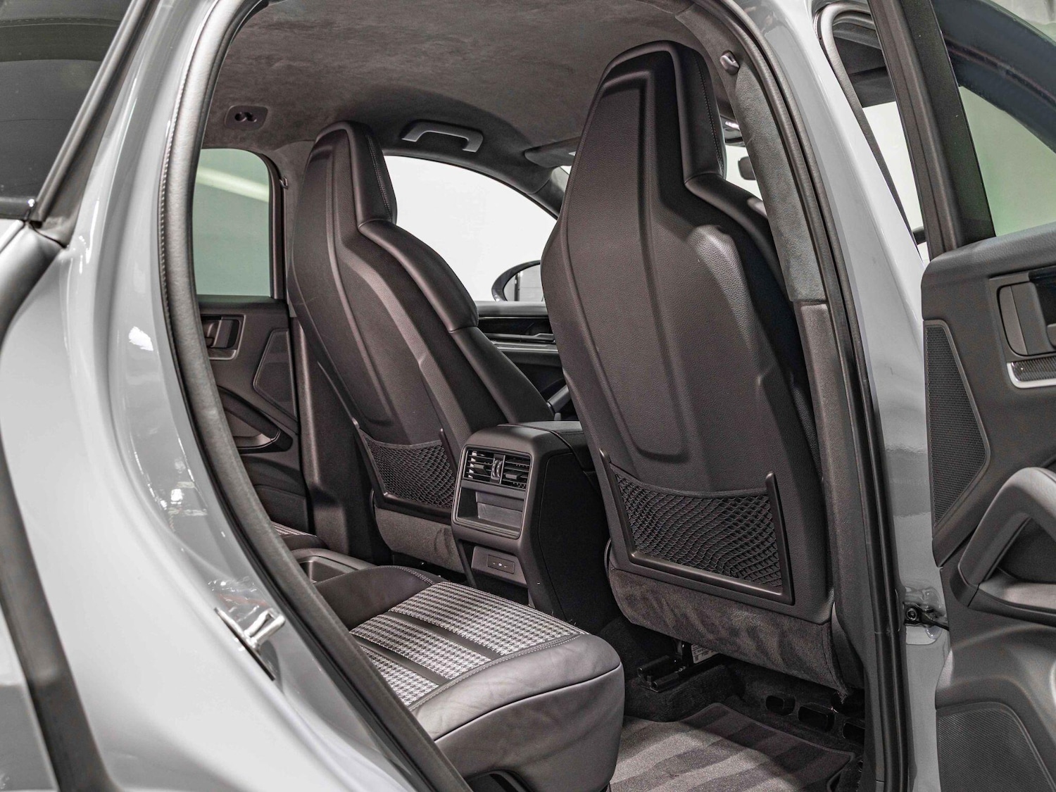 Used Porsche Cayenne 2024 for sale - 76989137: Photo 16