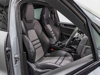 Used Porsche Cayenne 2024 for sale - 76989137: Photo