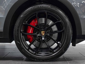 Used Porsche Cayenne 2024 for sale - 76989137: Photo