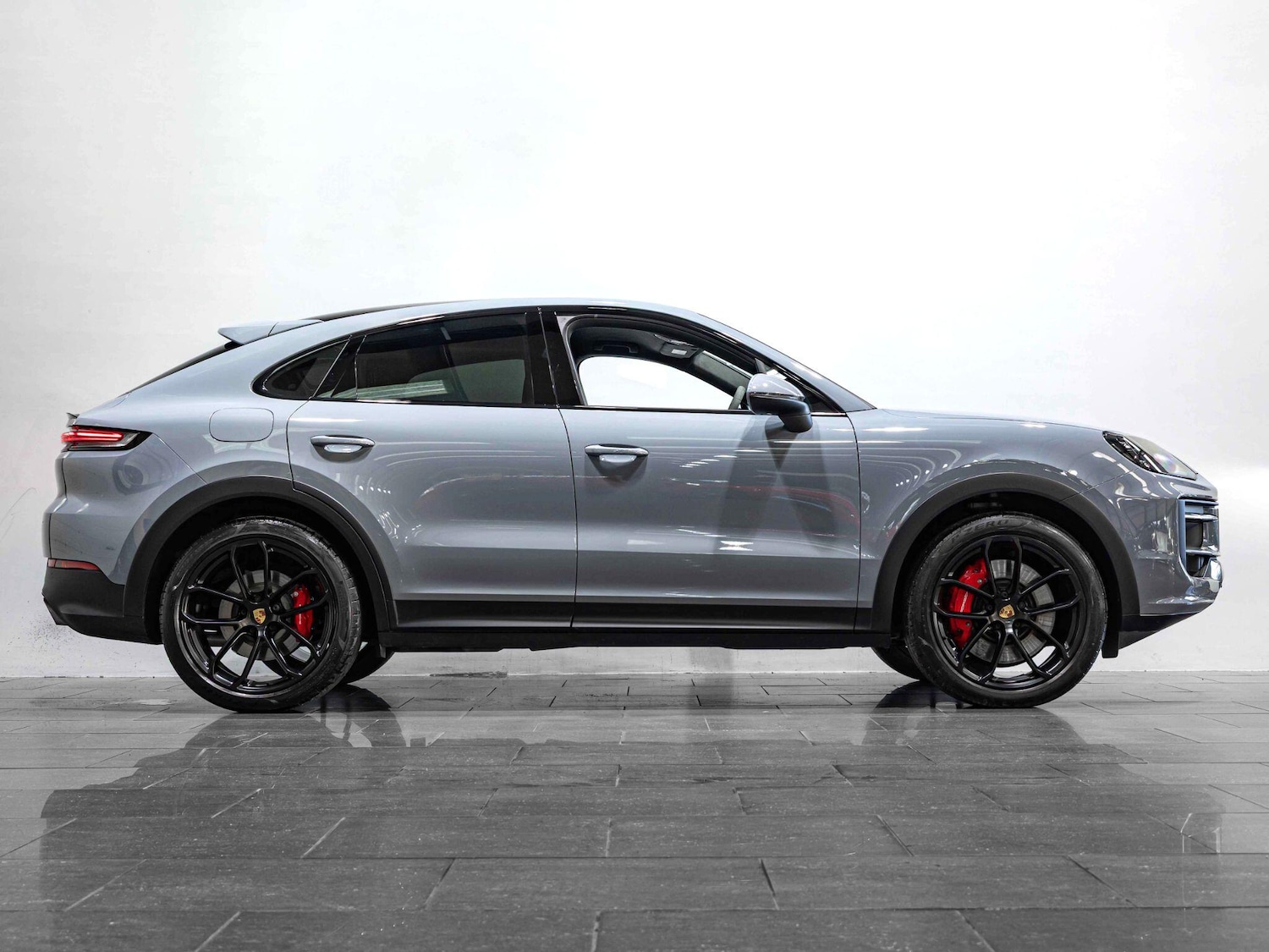 Used Porsche Cayenne 2024 for sale - 76989137: Photo 5