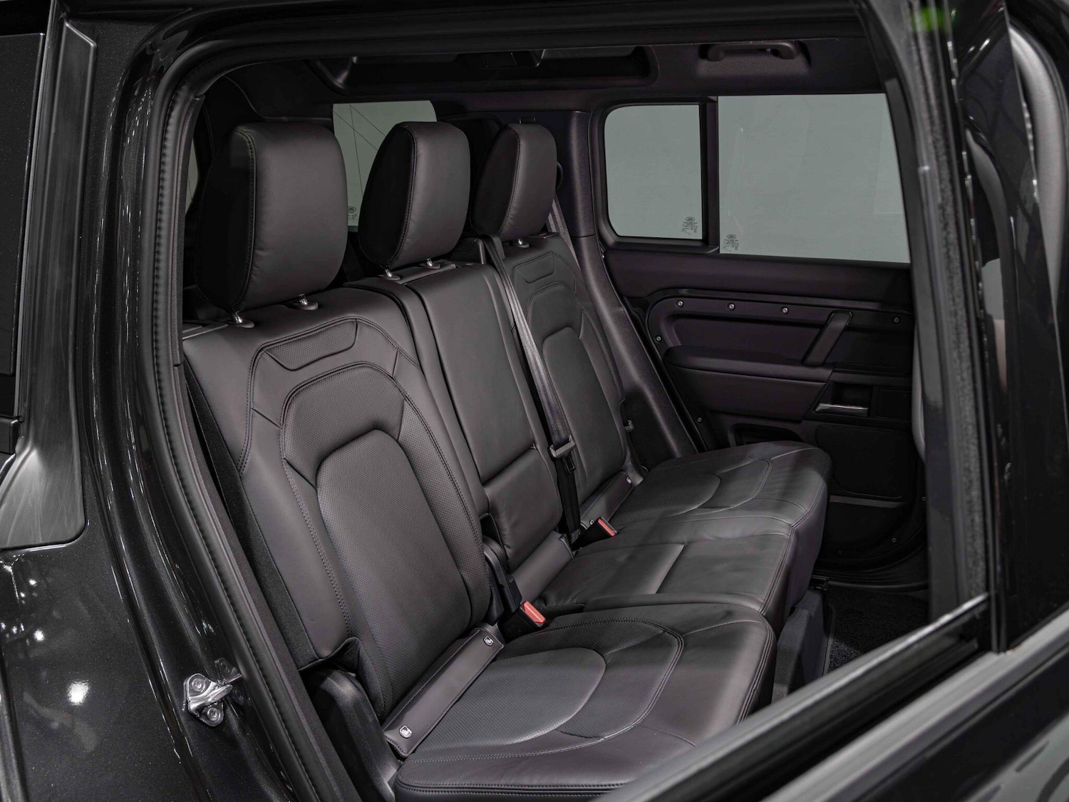 Used Land Rover Defender 110 2024 for sale - 77015284: Photo 15