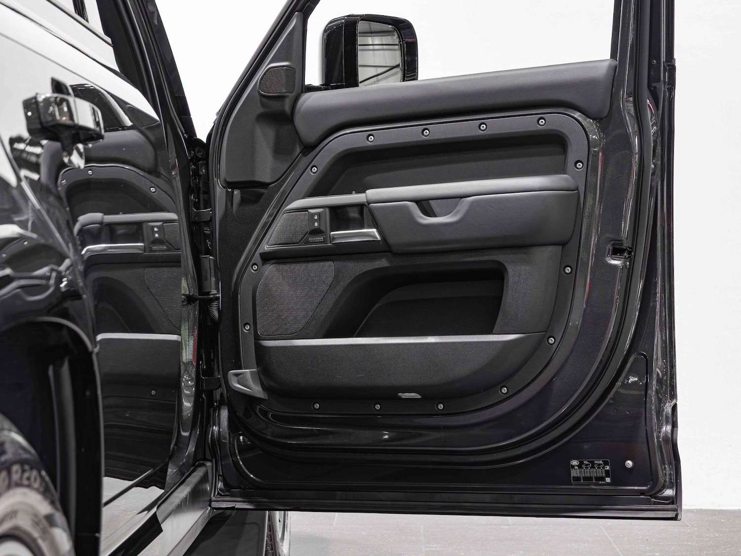 Used Land Rover Defender 110 2024 for sale - 77015284: Photo 17