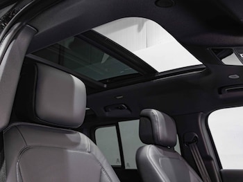 Used Land Rover Defender 110 2024 for sale - 77015284: Photo