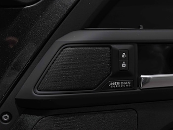 Used Land Rover Defender 110 2024 for sale - 77015284: Photo