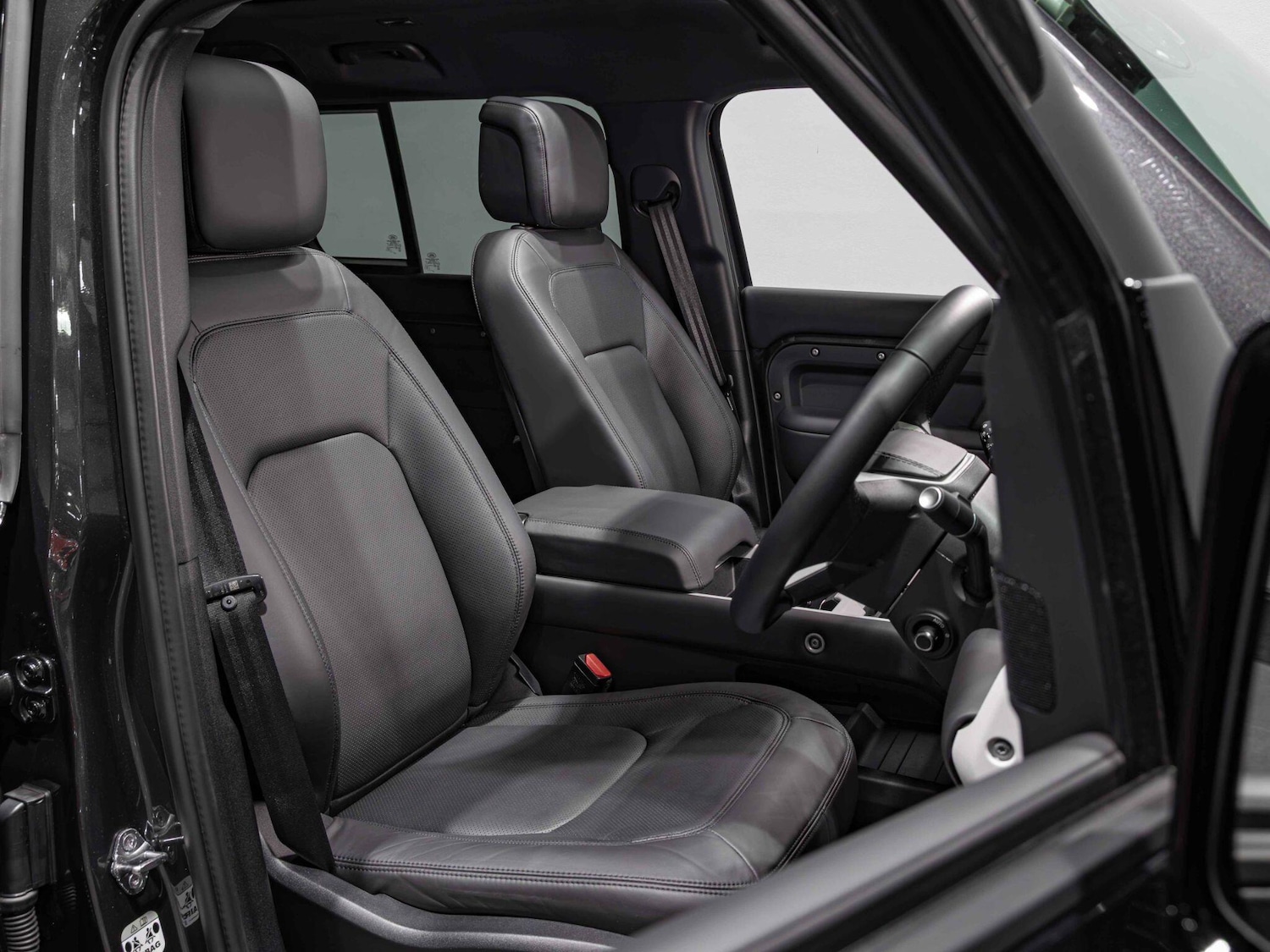 Used Land Rover Defender 110 2024 for sale - 77015284: Photo 7