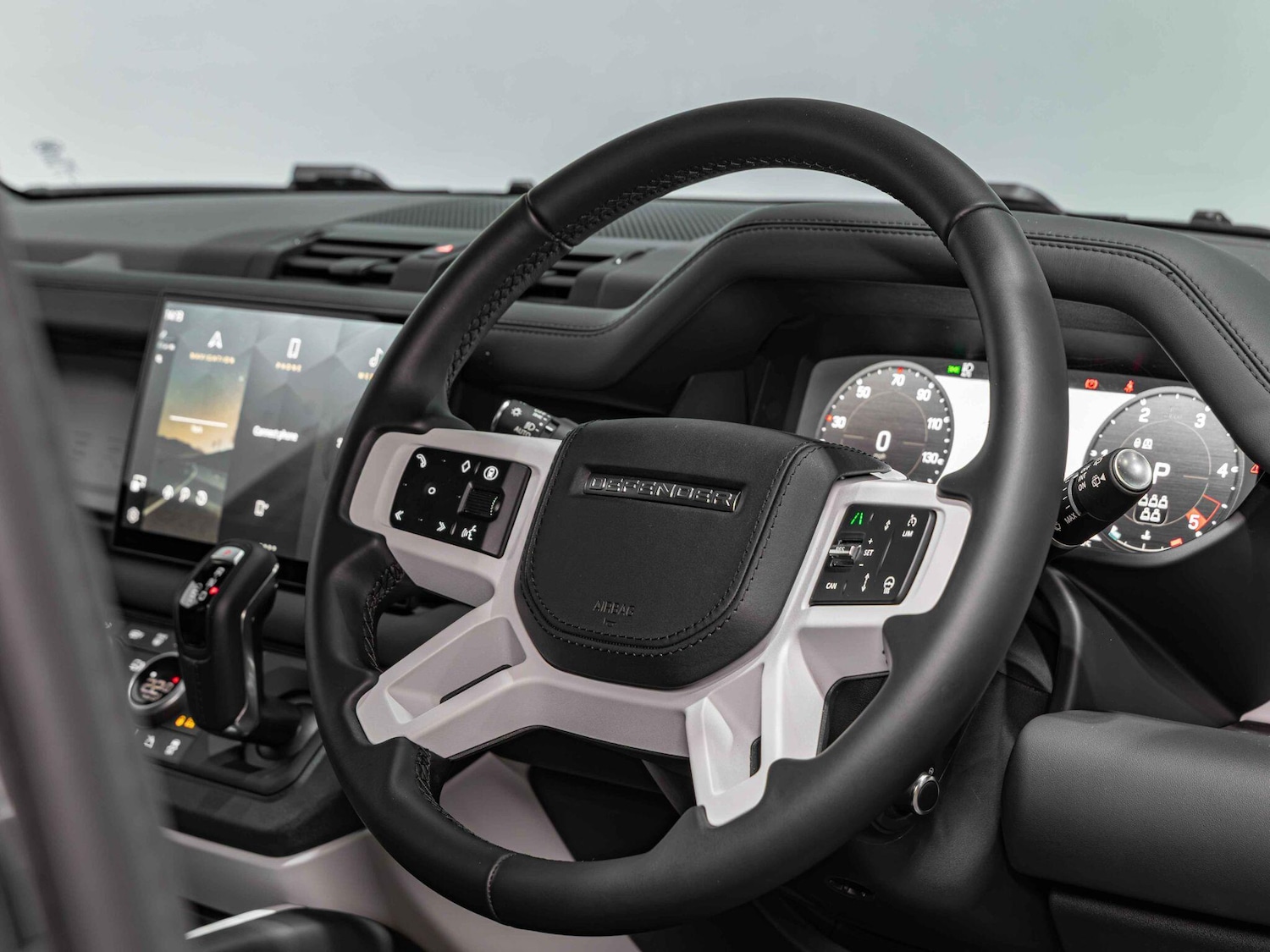 Used Land Rover Defender 110 2024 for sale - 77015284: Photo 9