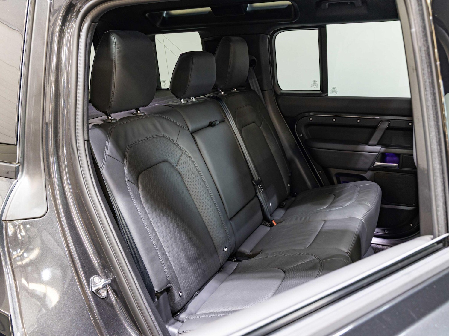 Used Land Rover Defender 110 for sale - 76727180: Photo 16