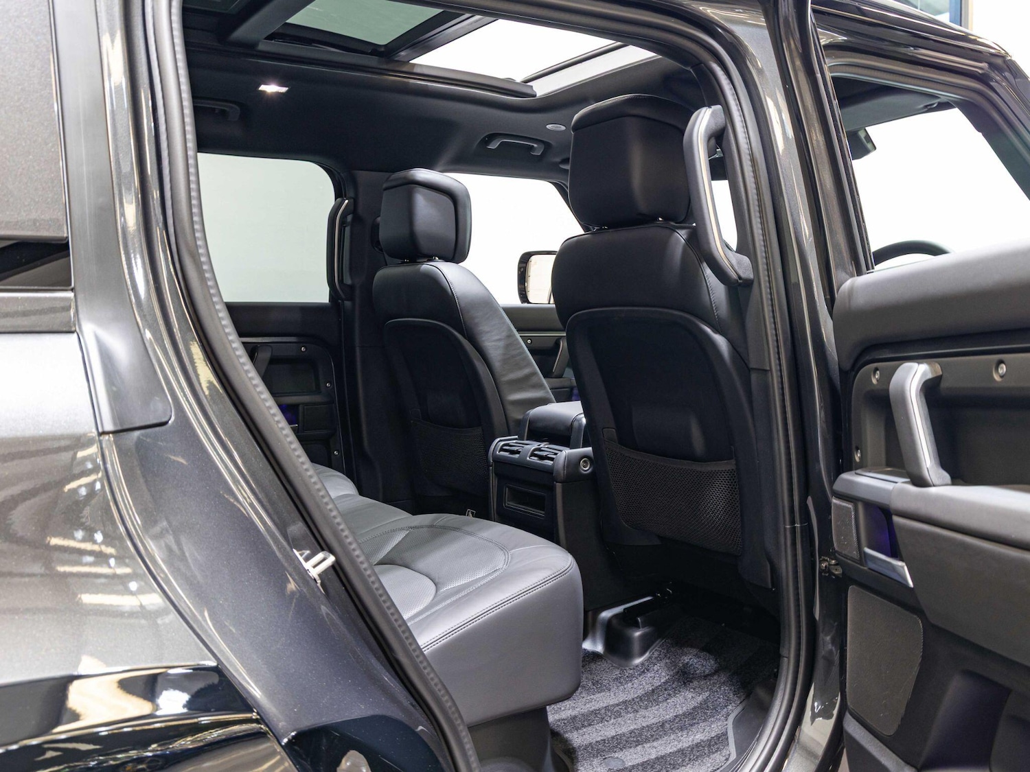 Used Land Rover Defender 110 for sale - 76727180: Photo 17