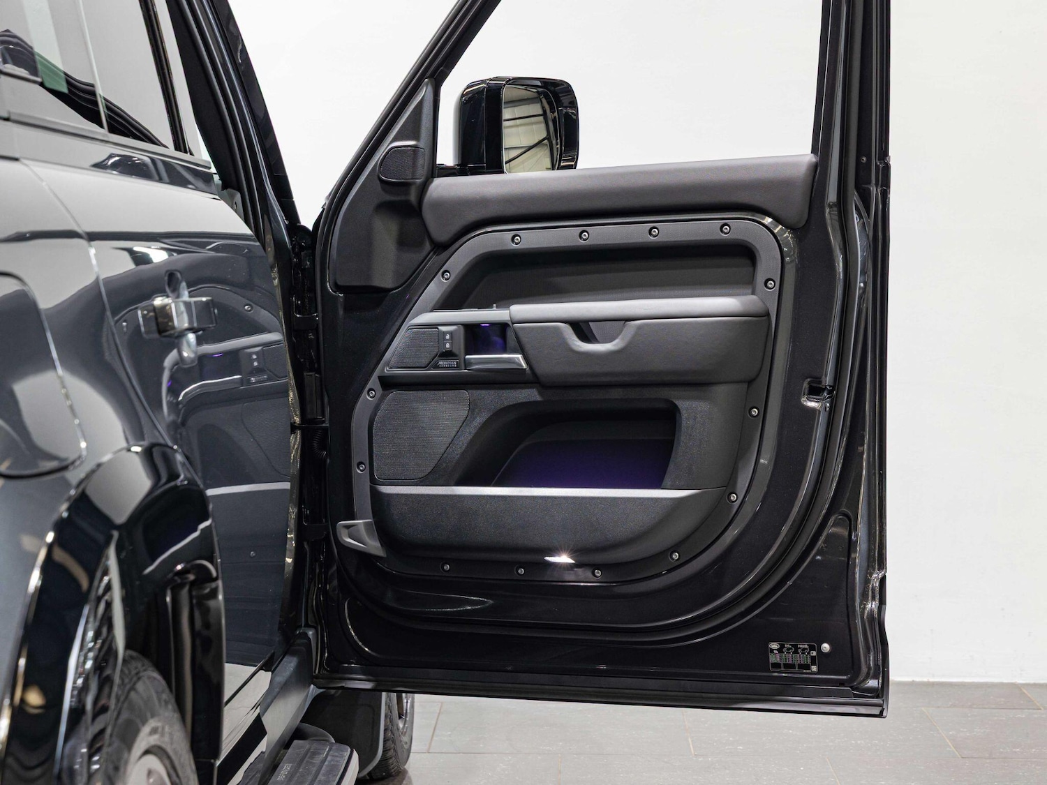 Used Land Rover Defender 110 for sale - 76727180: Photo 18