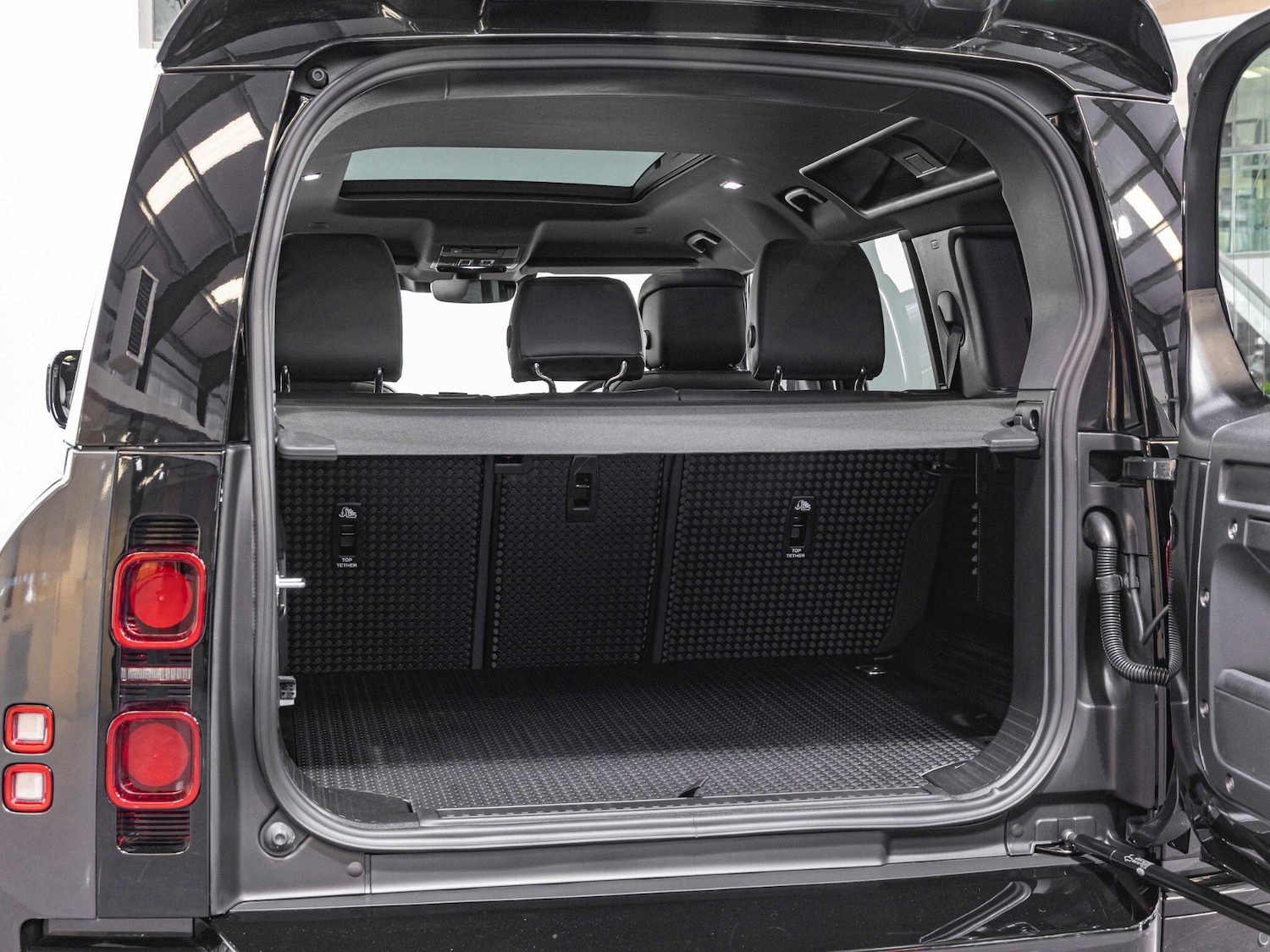 Used Land Rover Defender 110 for sale - 76727180: Photo 28