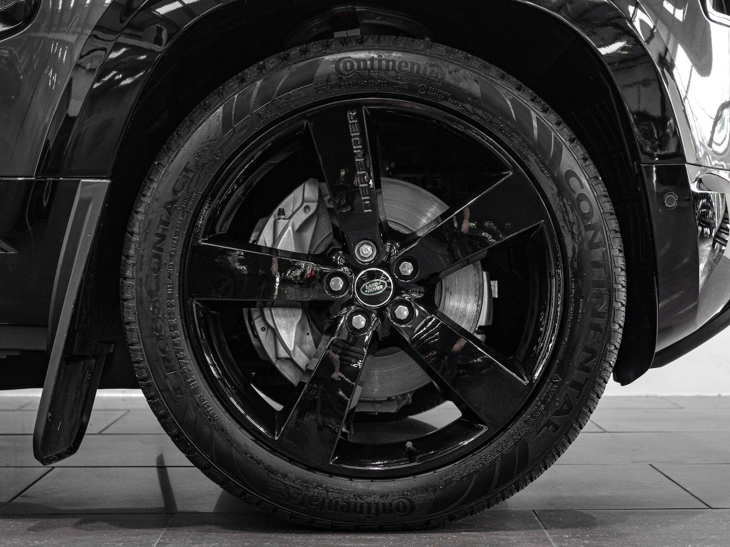 Used Land Rover Defender 110 for sale - 76727180: Photo 3