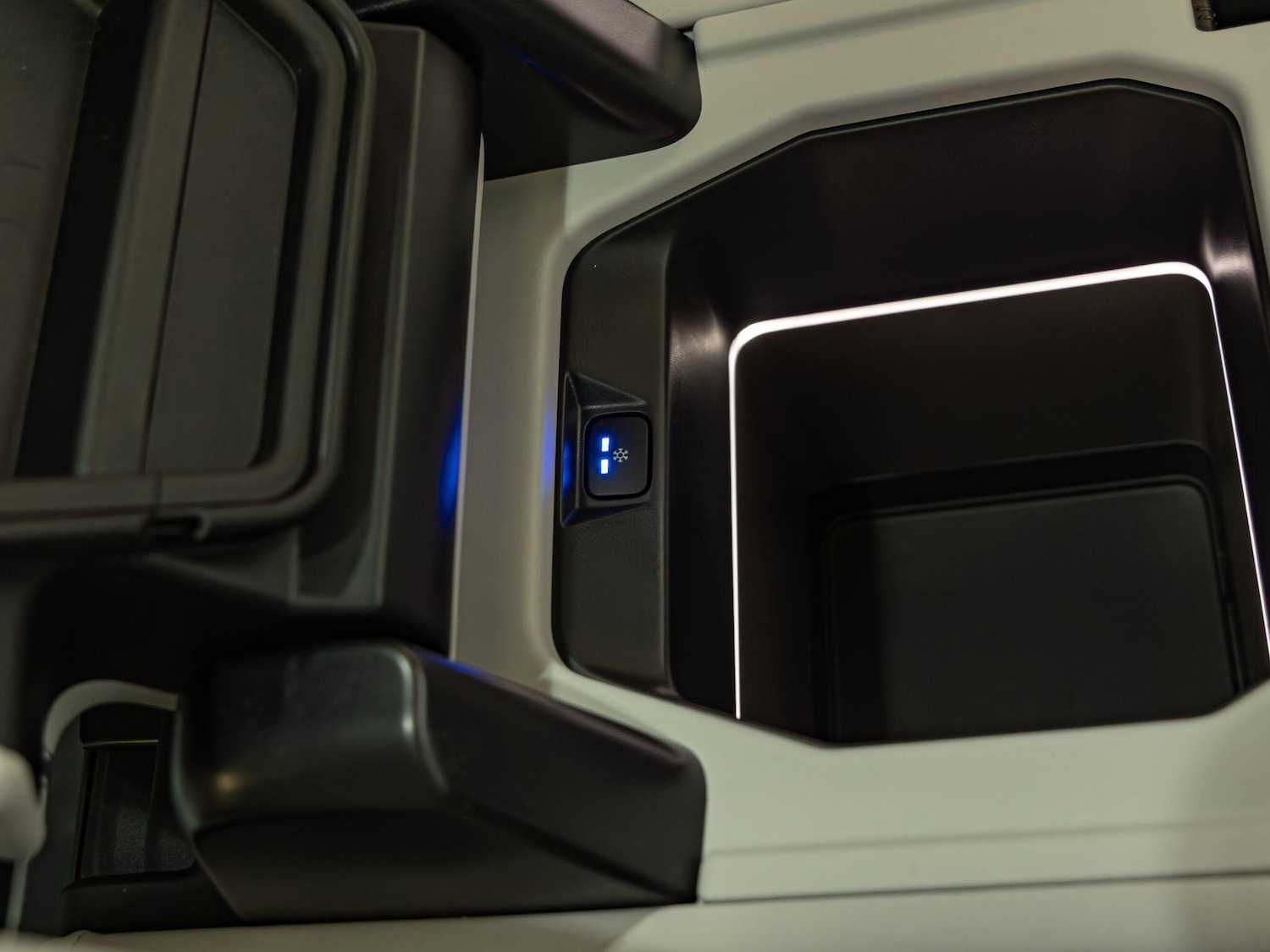 Used Land Rover Defender 110 2026 for sale - 77723135: Photo 17