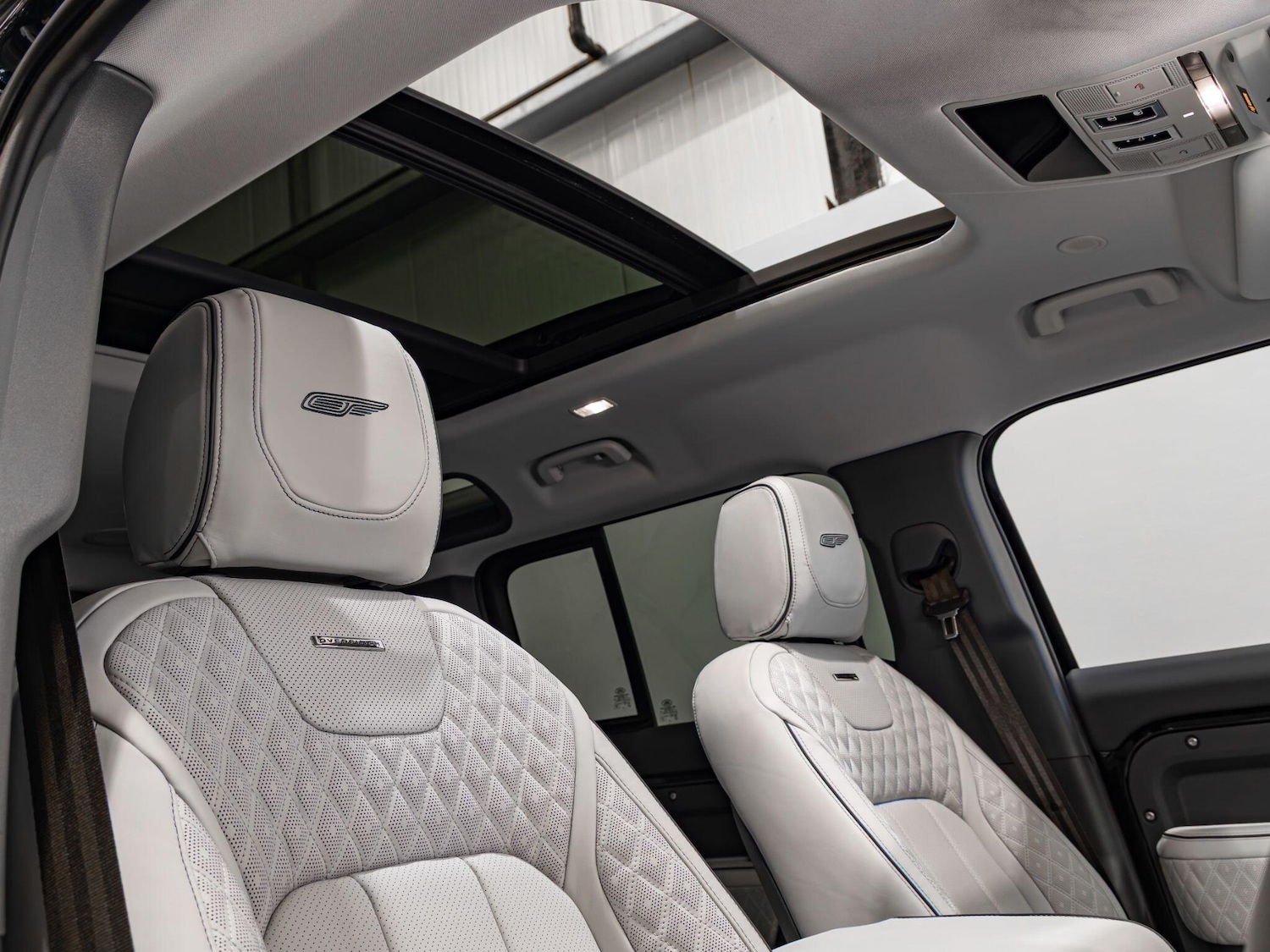 Used Land Rover Defender 110 2026 for sale - 77723135: Photo 2