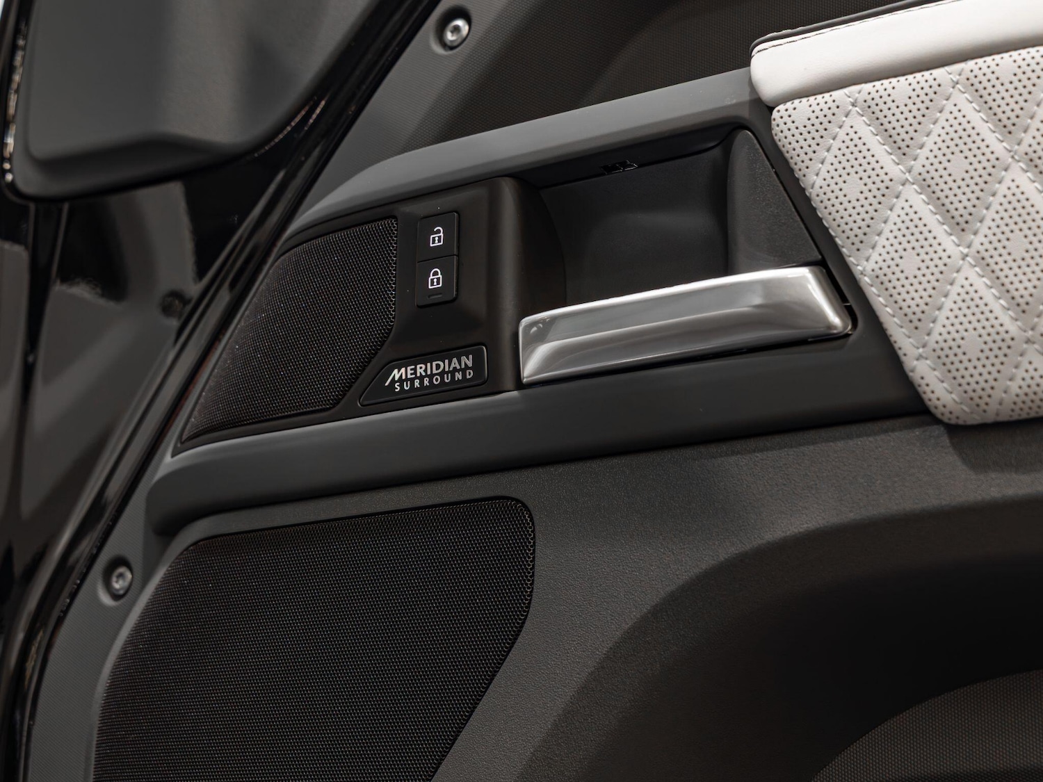 Used Land Rover Defender 110 2026 for sale - 77723135: Photo 5