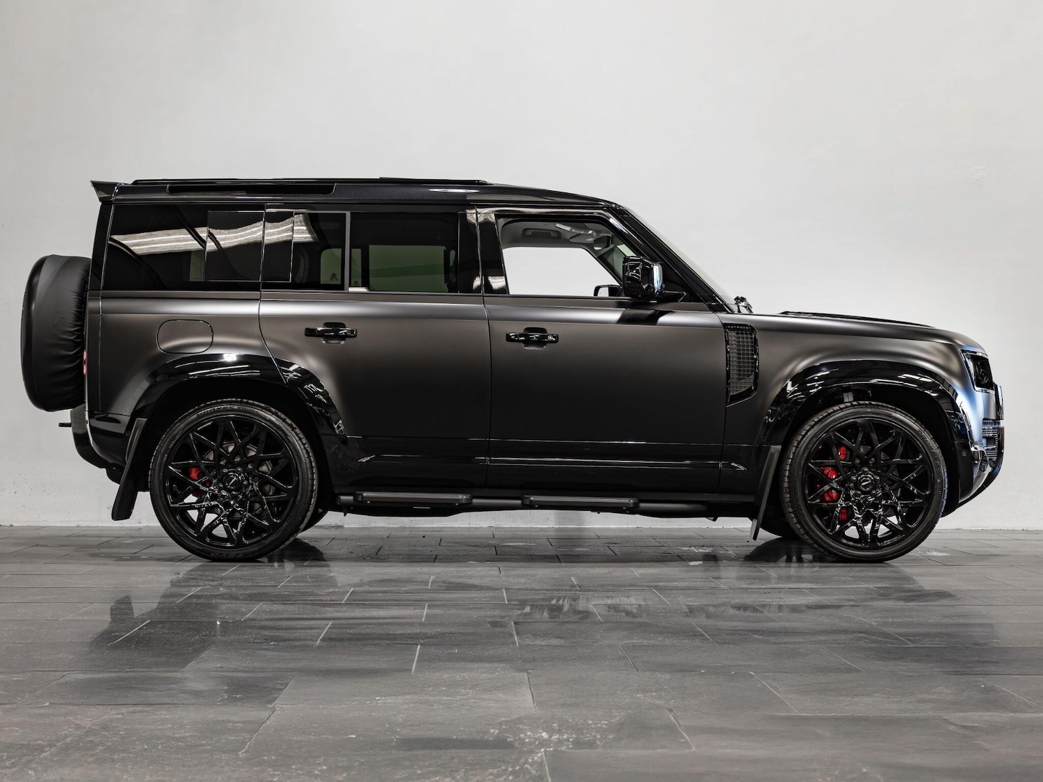 Used Land Rover Defender 110 2026 for sale - 77723135: Photo 7