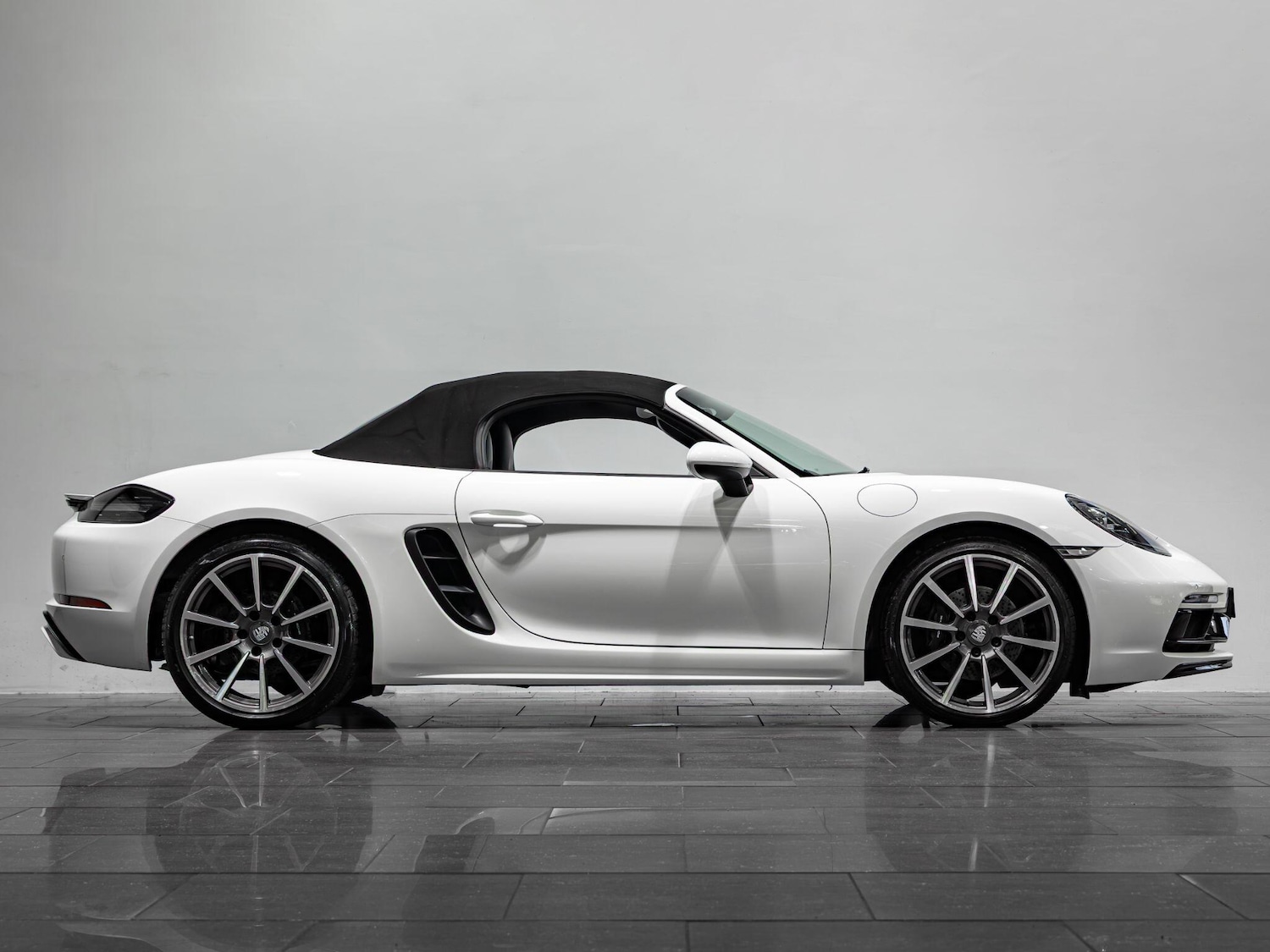 Used Porsche 718 Boxster 2018 for sale - 77191658: Photo 5