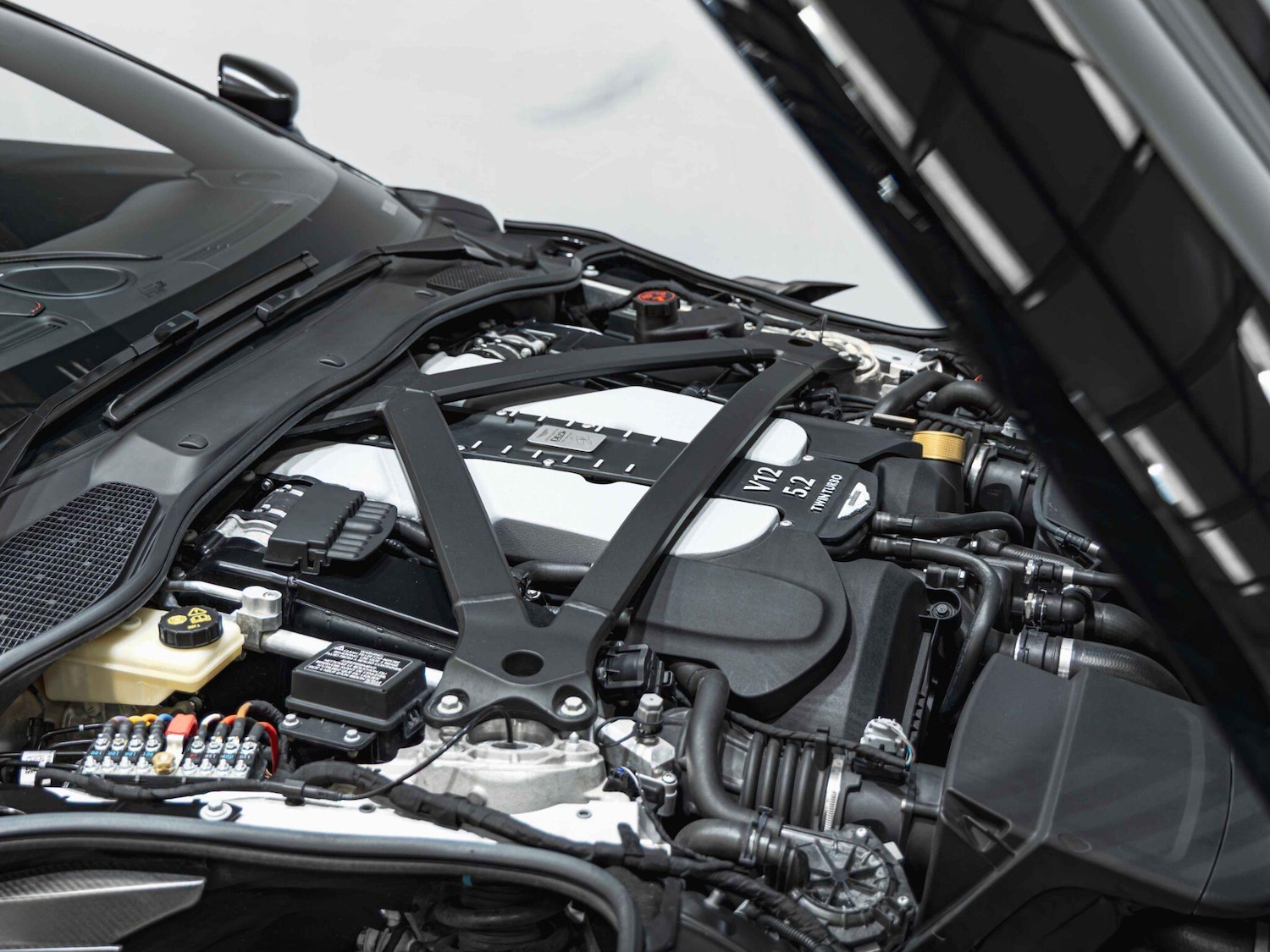 Used Aston Martin DBS for sale - 77993770: Photo 29