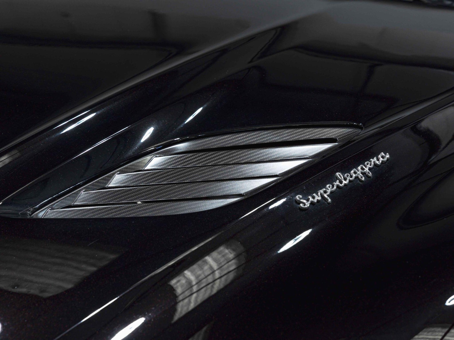 Used Aston Martin DBS for sale - 77993770: Photo 31