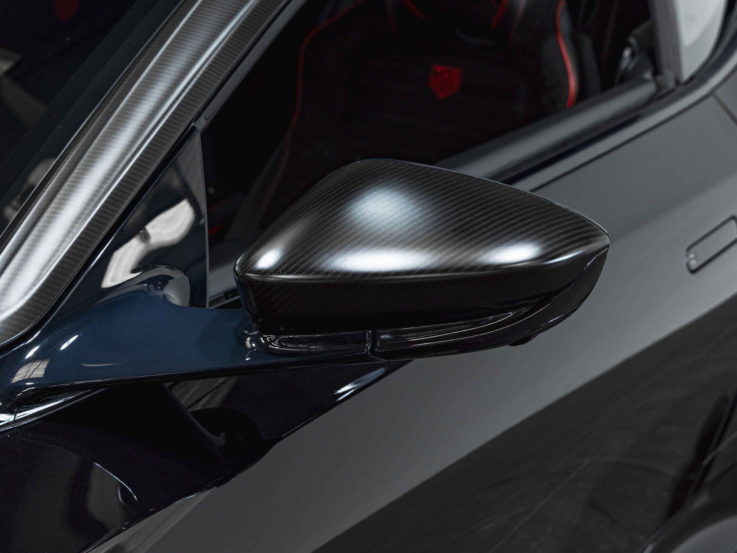 Used Aston Martin DBS for sale - 77993770: Photo 32