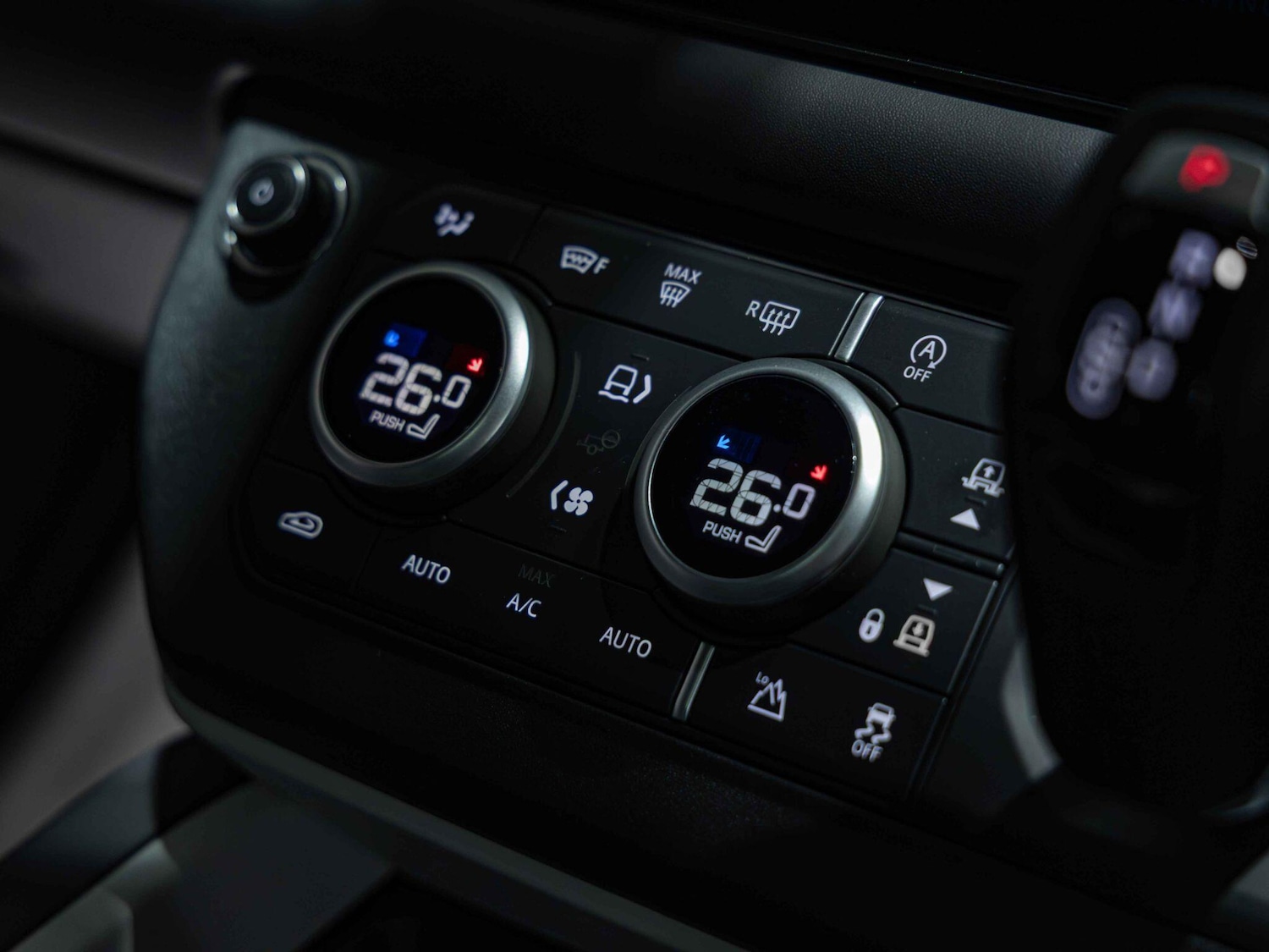 Used Land Rover Defender 90 2025 for sale - 77050088: Photo 22