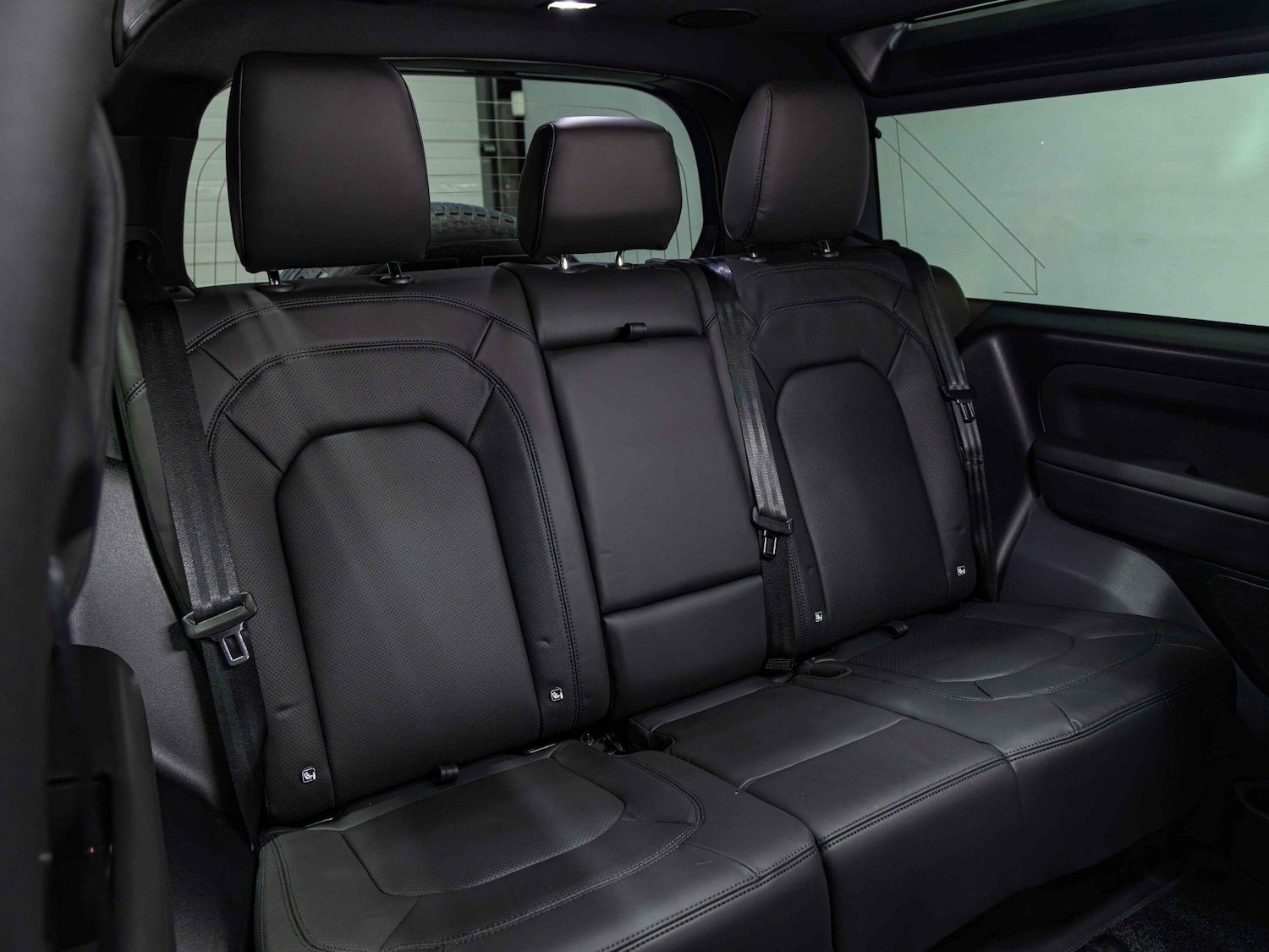 Used Land Rover Defender 90 2025 for sale - 77050088: Photo 26