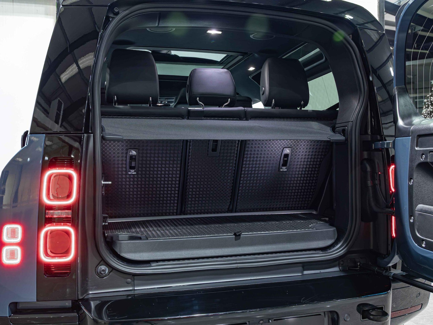 Used Land Rover Defender 90 2025 for sale - 77050088: Photo 27