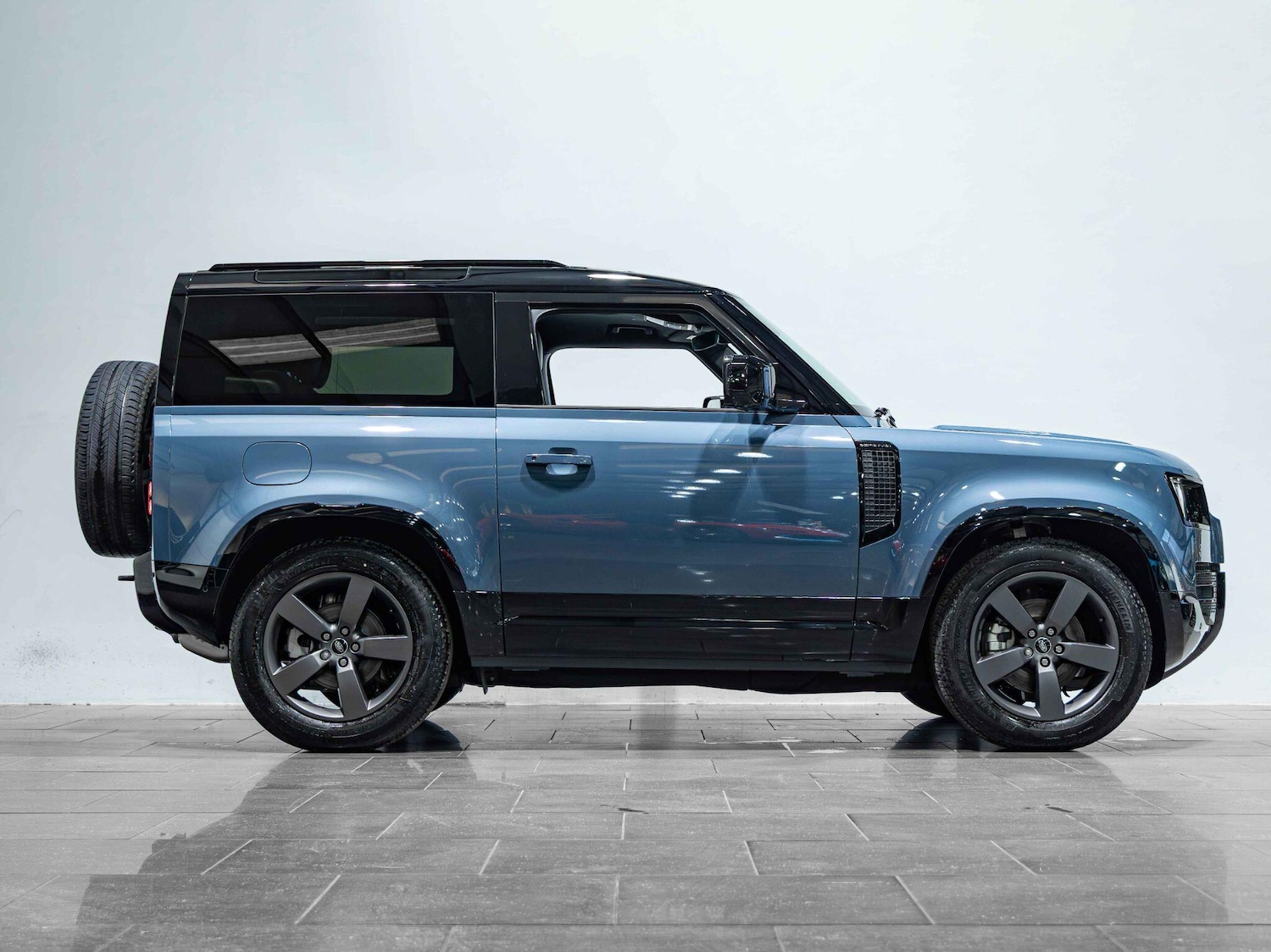 Used Land Rover Defender 90 2025 for sale - 77050088: Photo 6