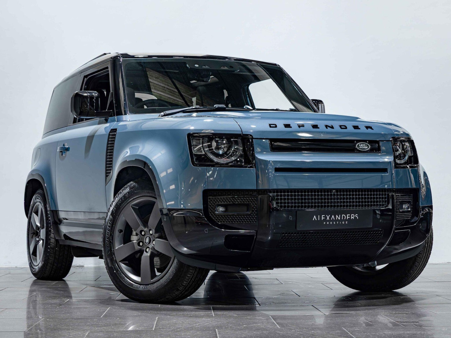 Used Land Rover Defender 90 2025 for sale - 77050088: Photo 8