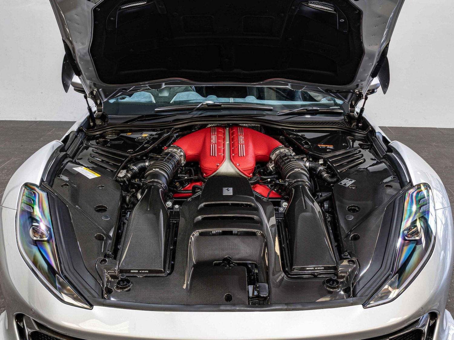 Used Ferrari 812 Competizione 2023 for sale - 76409022: Photo 4