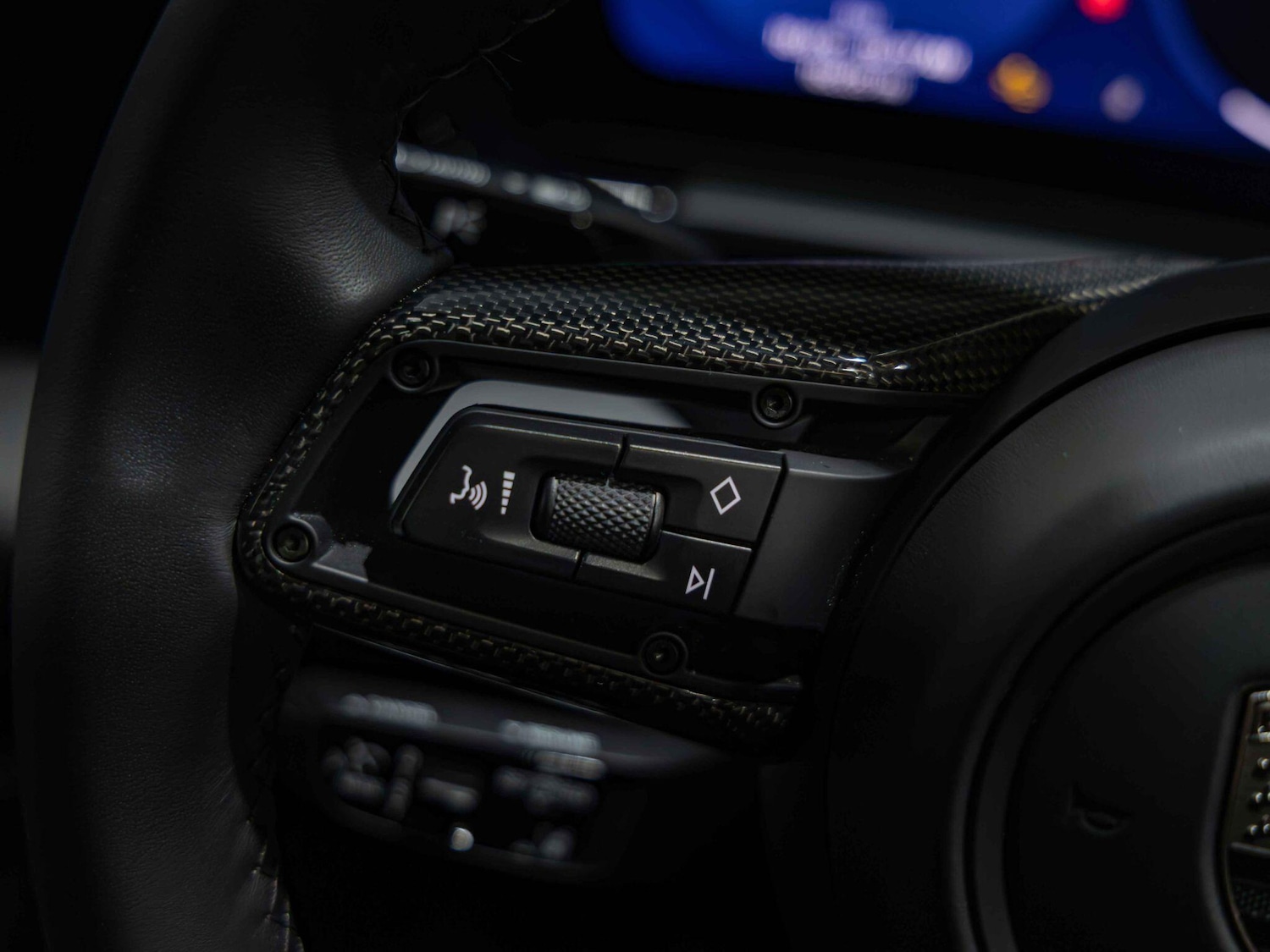 Used Porsche Macan 2025 for sale - 77343817: Photo 11