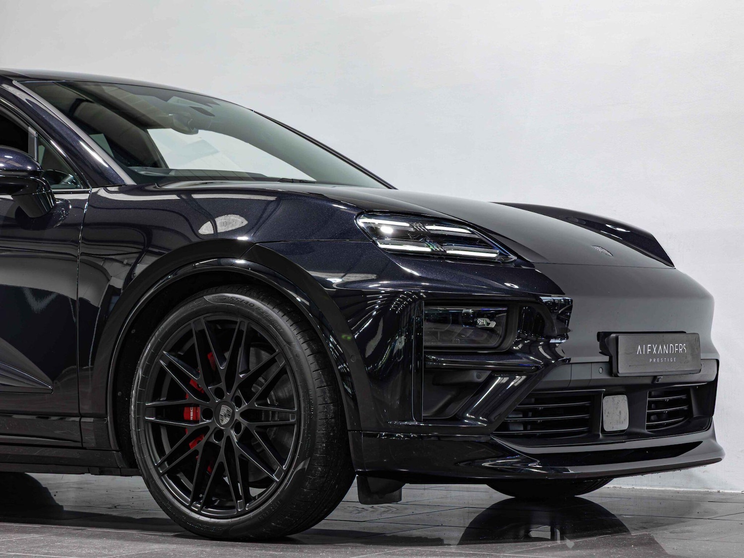Used Porsche Macan 2025 for sale - 77343817: Photo 24