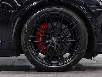 Used Porsche Macan 2025 for sale - 77343817: Photo