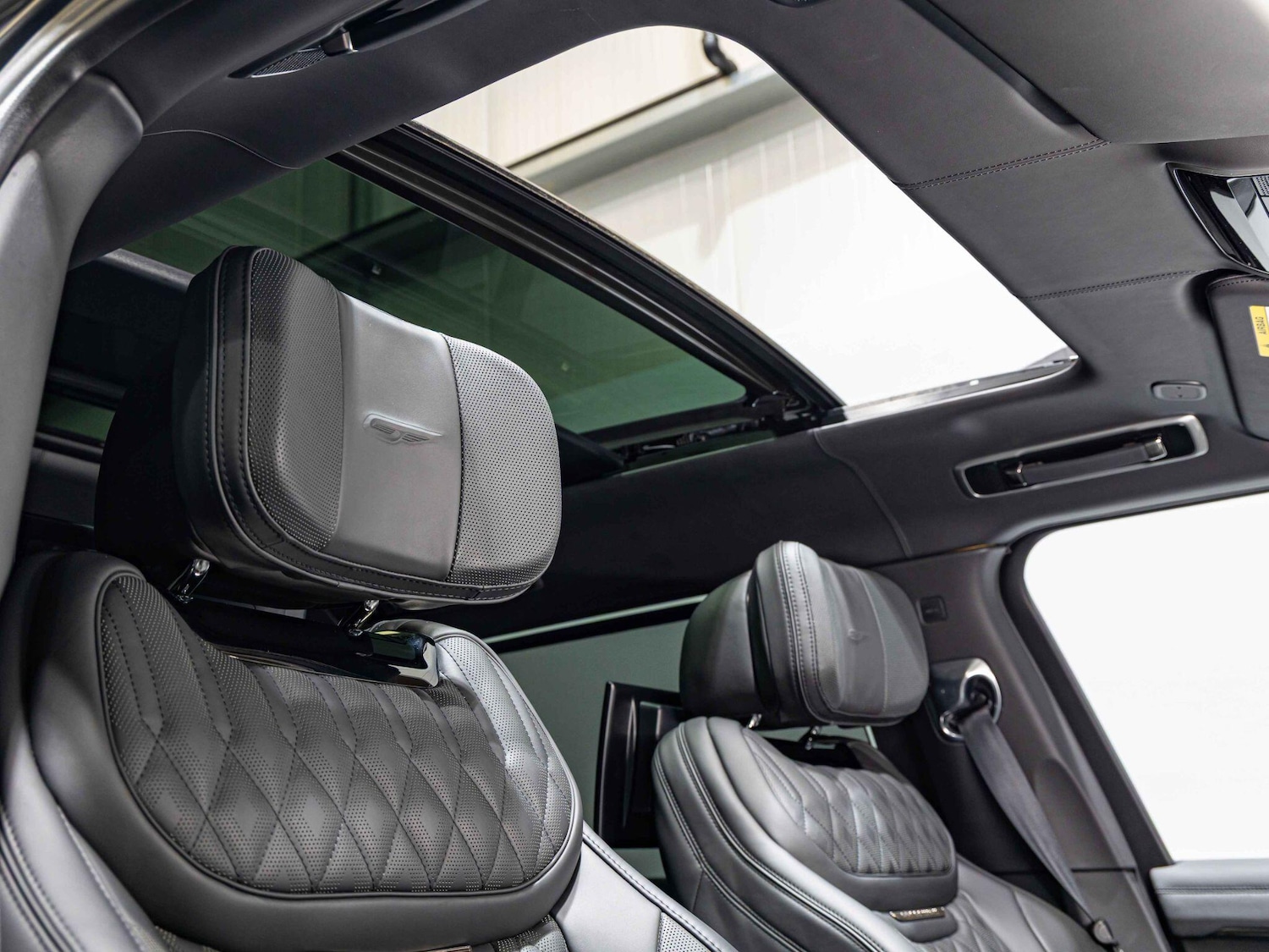 Used Land Rover Range Rover 2023 for sale - 76213973: Photo 2