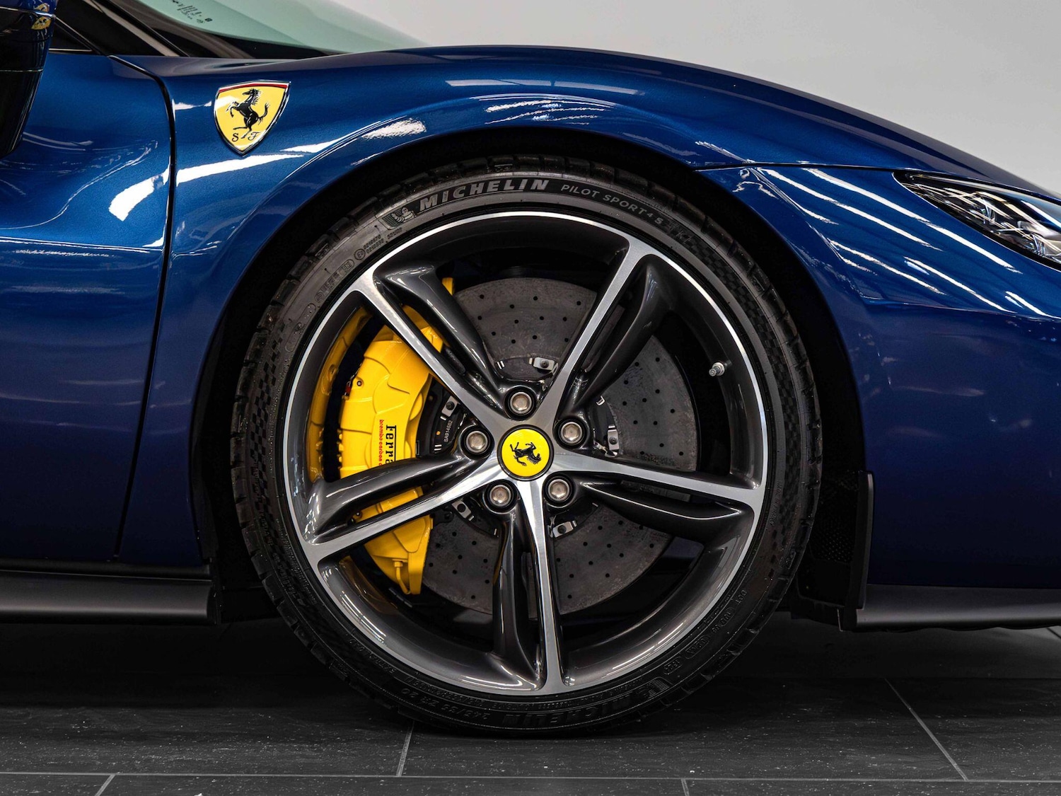 Used Ferrari 296 GTB 2025 for sale - 76997888: Photo 4