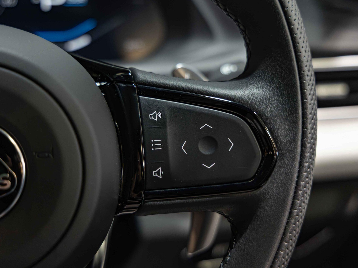 Used Lotus Emira 2025 for sale - 76801450: Photo 11