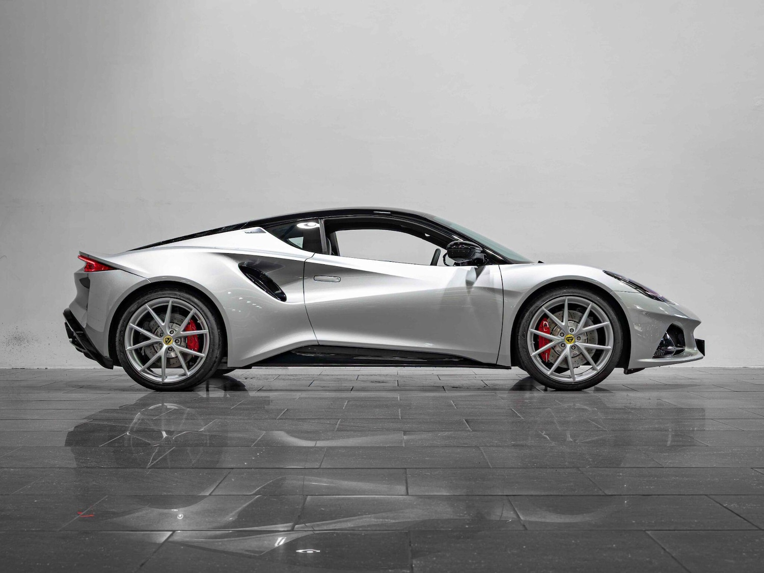 Used Lotus Emira 2025 for sale - 76801450: Photo 4