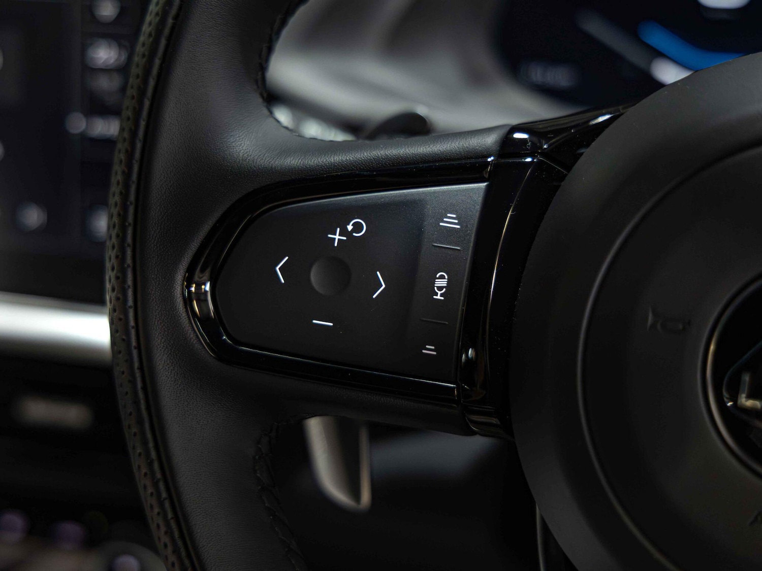 Used Lotus Emira 2025 for sale - 76801450: Photo 9