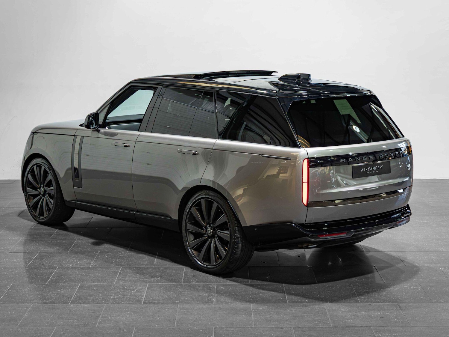 Used Land Rover Range Rover 2023 for sale - 76886802: Photo 5