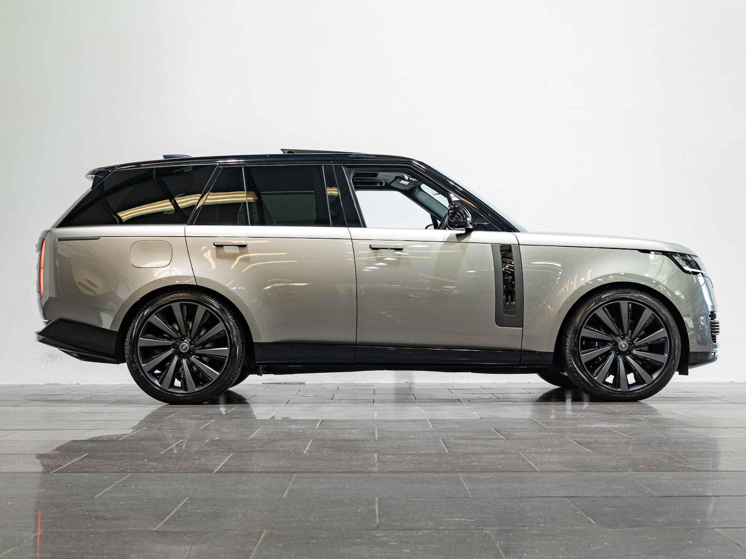 Used Land Rover Range Rover 2023 for sale - 76886802: Photo 6