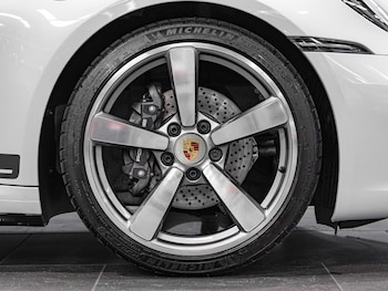 Used Porsche 911 2023 for sale - 75696449: Photo
