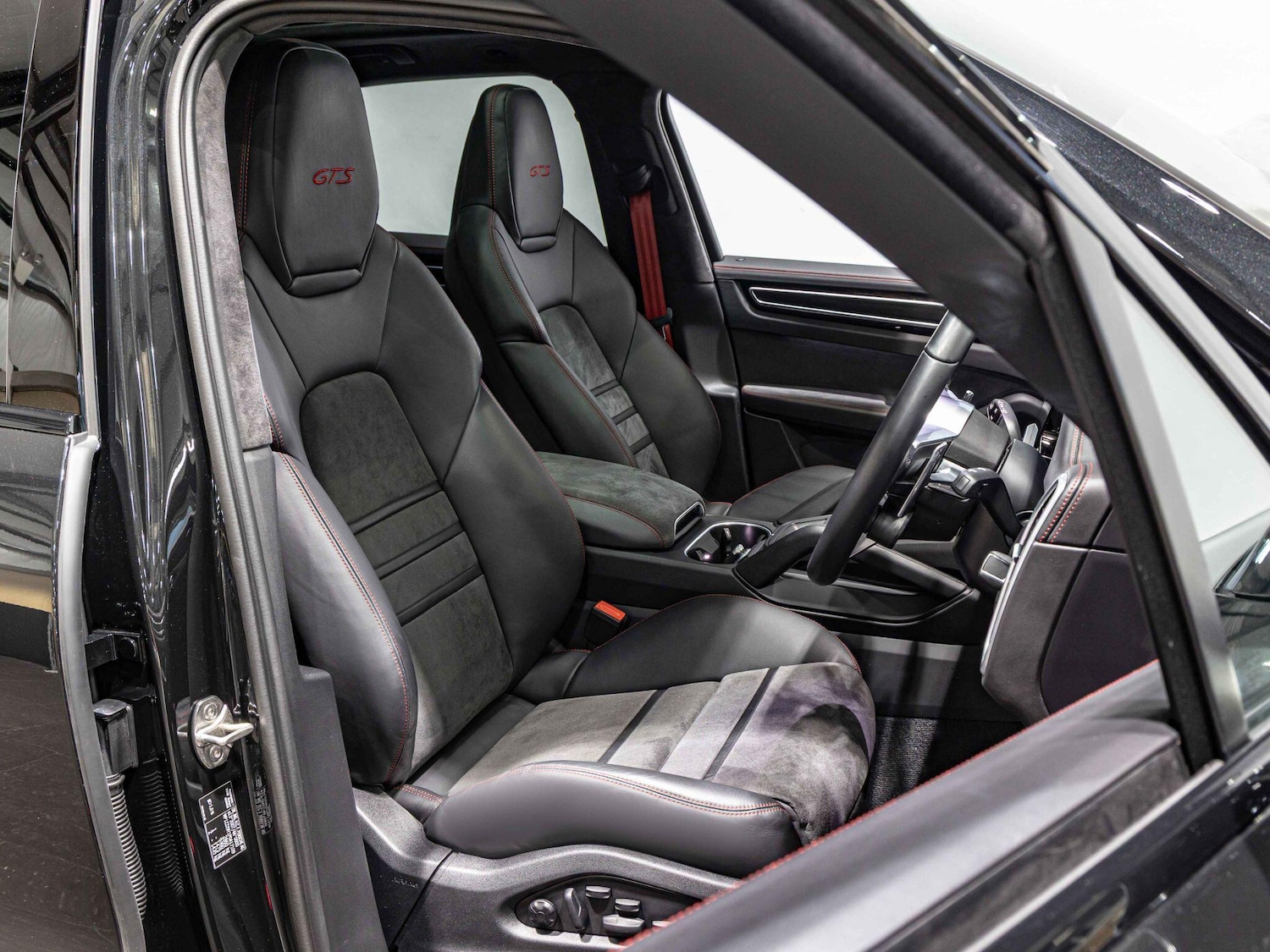 Used Porsche Cayenne 2023 for sale - 77155930: Photo 7