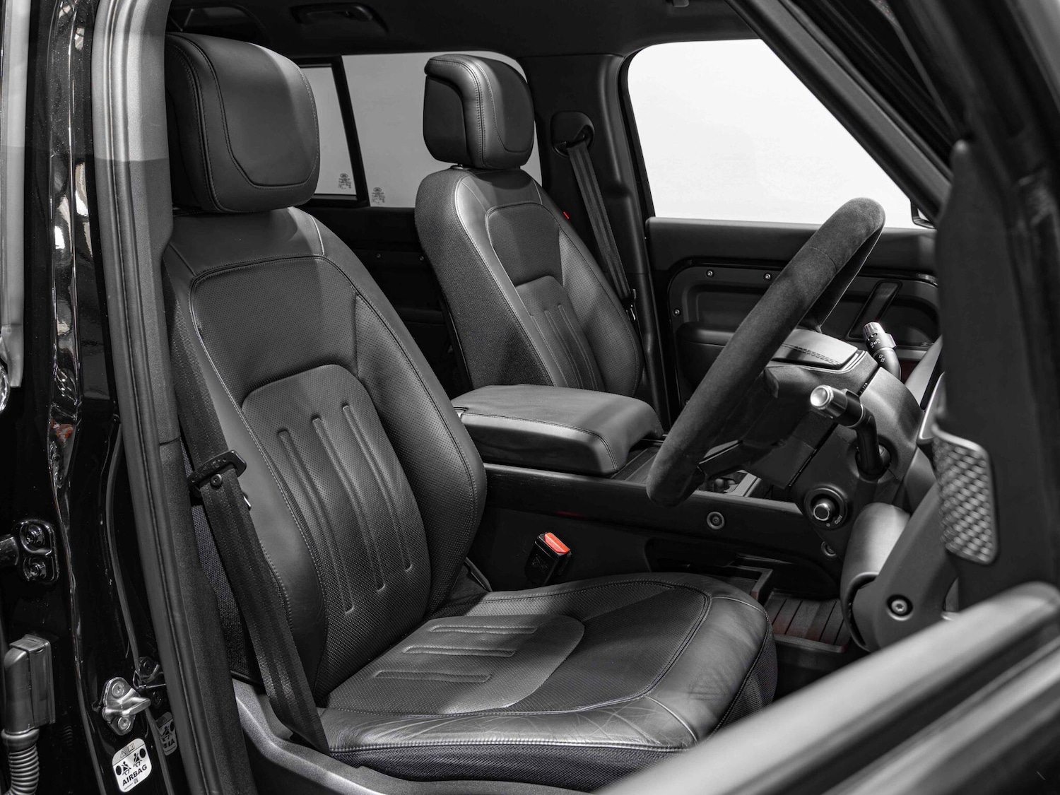 Used Land Rover Defender 2020 for sale - 77074013: Photo 2