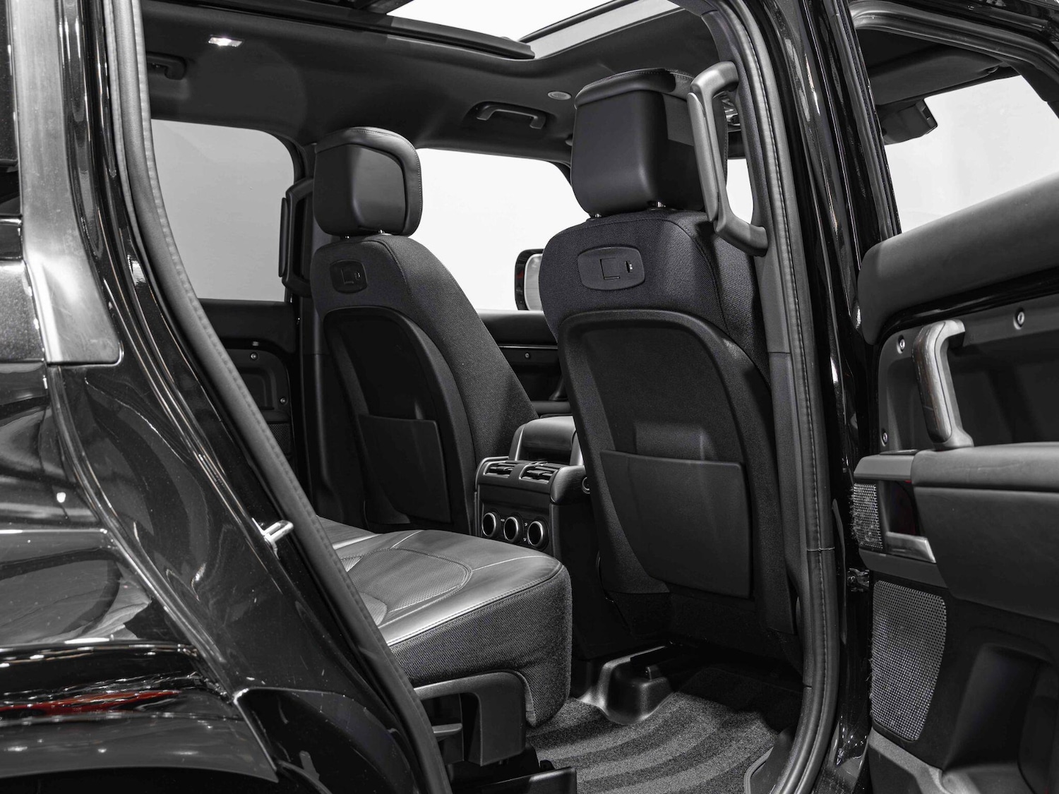 Used Land Rover Defender 2020 for sale - 77074013: Photo 28