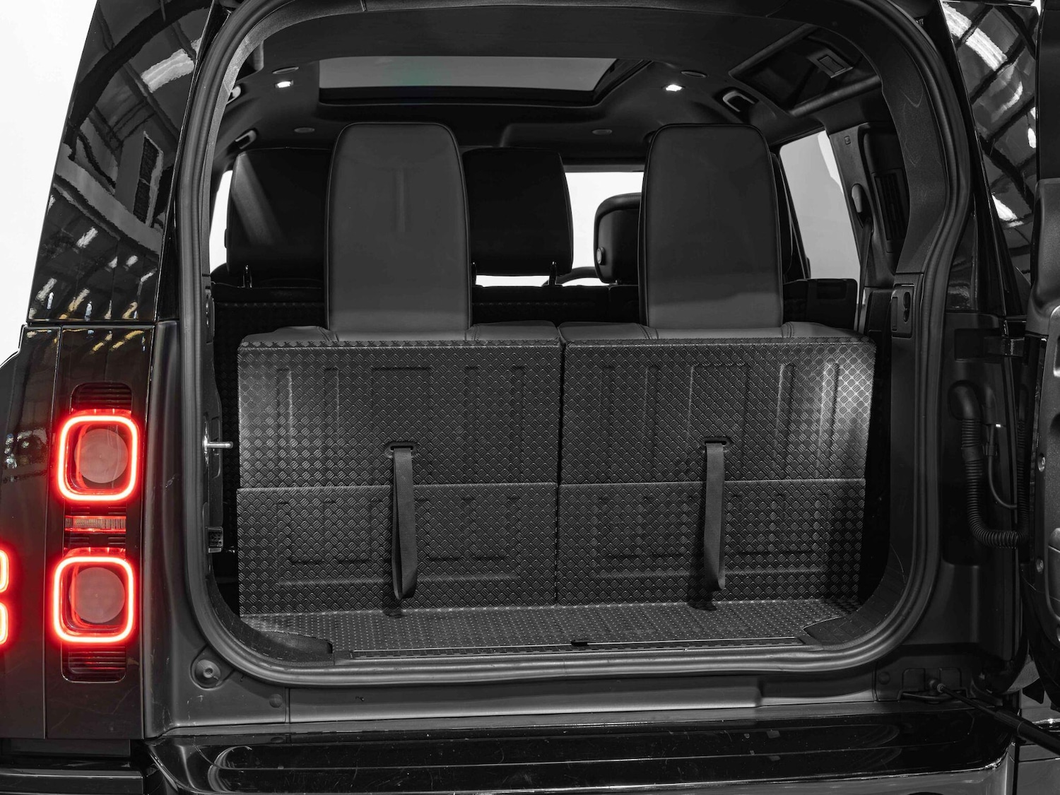 Used Land Rover Defender 2020 for sale - 77074013: Photo 30